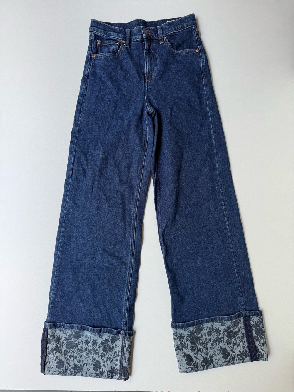 Gal High Rise Stride floral cuff jeans size 27/ 4 Tall